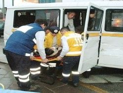 Servis kazası panik yarattı