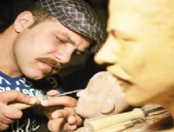 Arısoy: Kukla sergisi açacağım