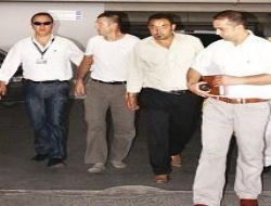 Taş atan genci bıçakla öldürdü