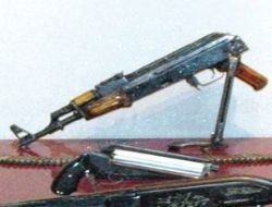 Kalaşnikoflu zehir tacirleri