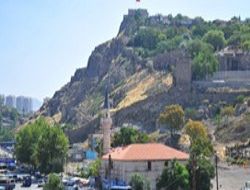Tarihi cami yenileniyor