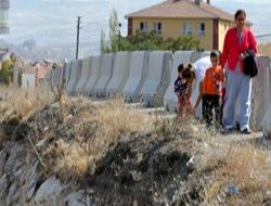 Okul yolunda ölüm tehlikesi