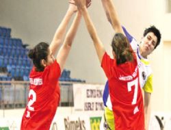 Gözler play-off'ta