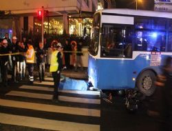 Otobüs çarptı canından oldu