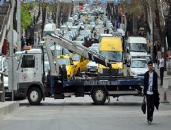 YSK yolu trafiğe kapatıldı, sürücüler çileden çıktı