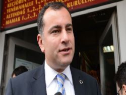 Mazbatasını meclis üyeleriyle aldı