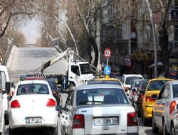 Mithatpaşa Caddesi yedi gündür kapalı