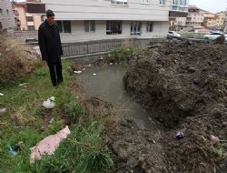 Dikkat! Çukur var