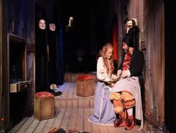 Yılın tiyatro sanatçısı ‘Dilek Bozkurt' oldu