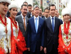 Kurdeleyi Atambaev kesti