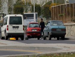 Dolandırıcıların yeni yöntemi: Benzin bitti yolda kaldım