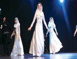 Esin kaynağı Atatürk'ün kıyafetleri