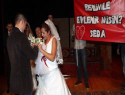 ‘Resmi Nikah'ta sürpriz teklif