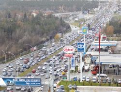 Eskişehir Yolu tampon tampona