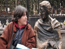 Yüksel'in teyzesini çaldılar