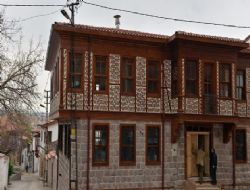 Kaldırılmayınca içinden geçirdi