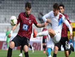 Gençler hedef maçında