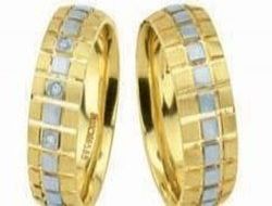 Bir dakikada 500 alyansı çaldılar