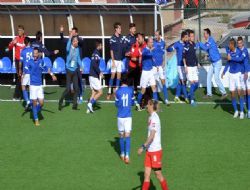 3 puanı 3 golle aldı