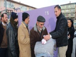 Kutlama yapmadı yardım dağıttı