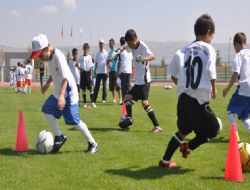 Sporcu ordusu yetişecek