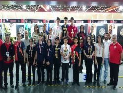 Dartta ustalar yarıştı