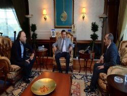 Putin'in başdanışmanı Gökçek'in makamında