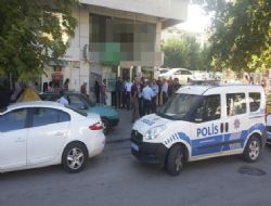 İş arkadaşlarını rehin aldı