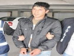 Babasını 6 bıçak darbesiyle öldürdü