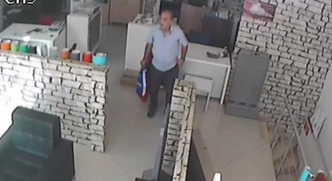 Aracıyla geldiği iş yerinden telefon çalan yaşlı adam kayıplara karıştı