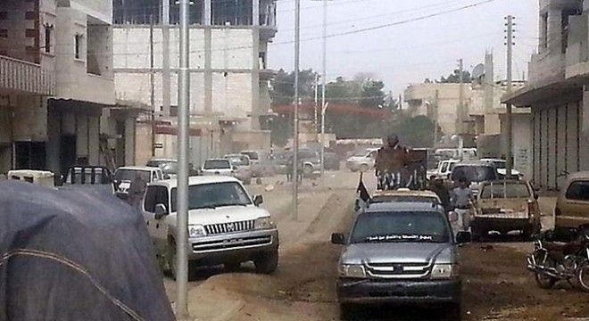 Araplar Rakka'dan çıkarmak istedikleri terör örgütü PKK/YPG'yle çatıştı