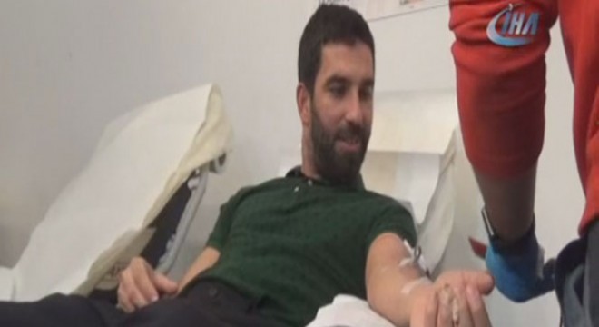 Arda Turan'dan Mehmetçik'e destek