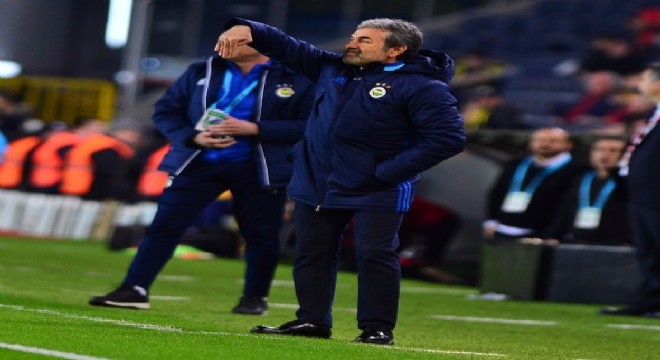 Aykut Kocaman, Volkan Demirel'i ilk 11'e alabilir