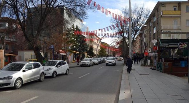 Bahçeli 7. Cadde'de görüşler farklı, sorun ortak: otopark