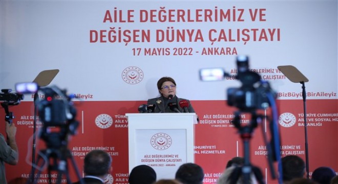 Bakan Yanık, 'Aile Değerlerimiz ve Değişen Dünya Çalıştayı'na katıldı
