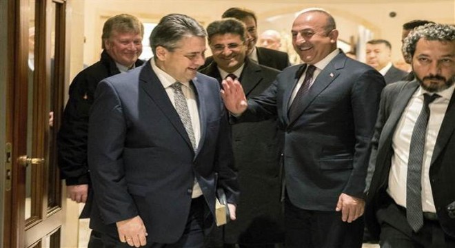 Çavuşoğlu ile Gabriel Berlin'de görüştü