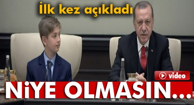 Cumhurbaşkanı Erdoğan, koltuğunu 4. sınıf öğrencisi Yiğit Türk'e bıraktı