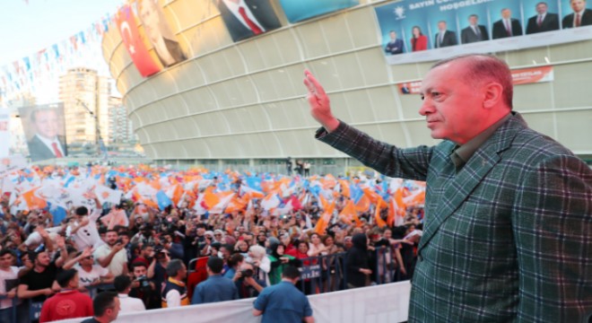 Cumhurbaşkanı Erdoğan, Bir Gençlik Şöleni'nde konuştu