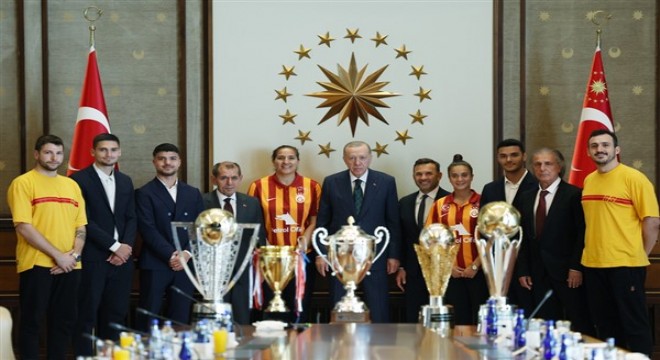 Cumhurbaşkanı Erdoğan Galatasaray Spor Kulübü'nü kabul etti