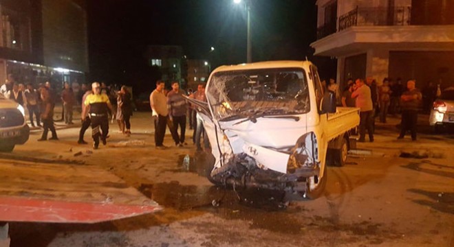 Düzce'de kamyonet ile otomobil çarpıştı: 5 yaralı