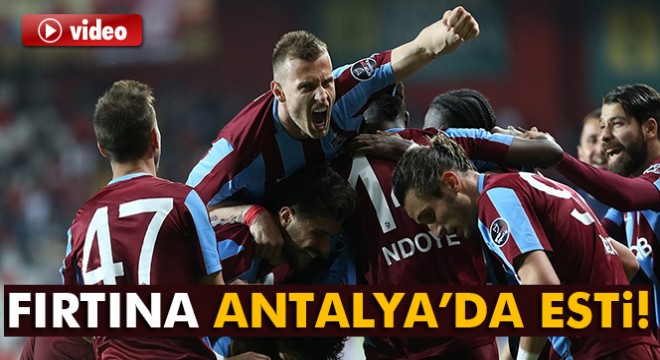 Fırtına Antalya'da esti!