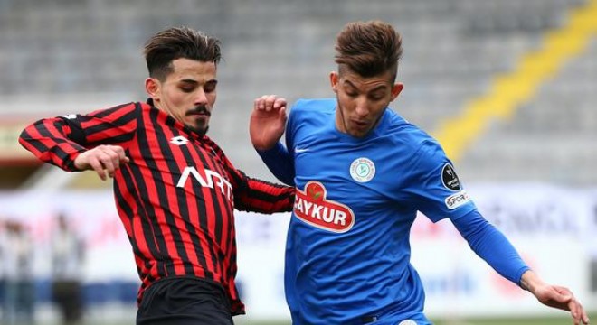 Gençler çıtayı yükseltti