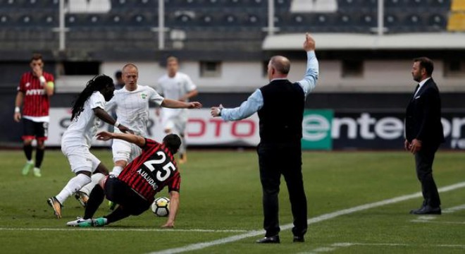 Gençler'de hakem tepkisi