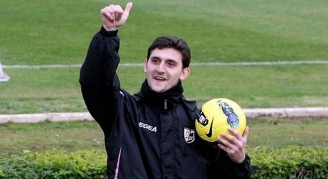 Gençler'e Arnavut forvet