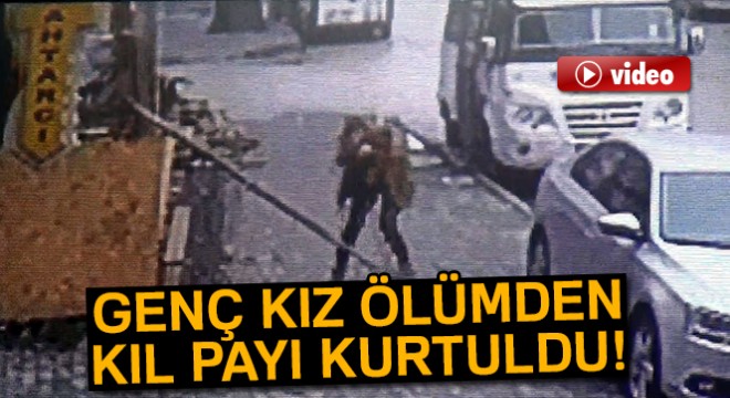 İnşaatın kalıp demiri genç kızın üzerine işte böyle düştü!