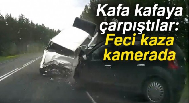 Kafa kafaya çarpıştılar: Feci kaza kamerada