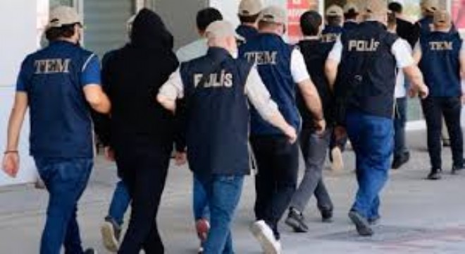 Kara Kuvvetleri'ndeki FETÖ Soruşturmasında 22 Gözaltı