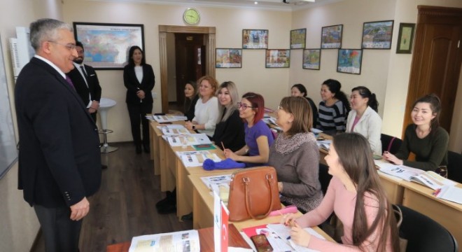 Kazakistan'da Türkçe kurslarına rekor başvuru