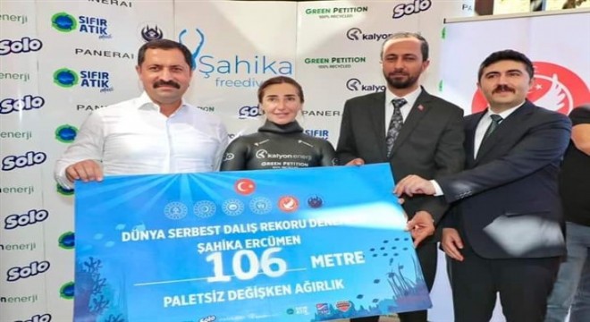 Milli sporcu Şahika Ercümen'den Cumhuriyet'in 100. yılında yeni dünya rekoru