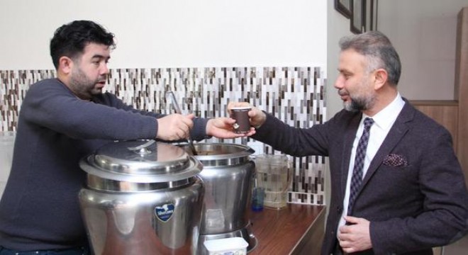 Sabahları çay ve çorba ikramı